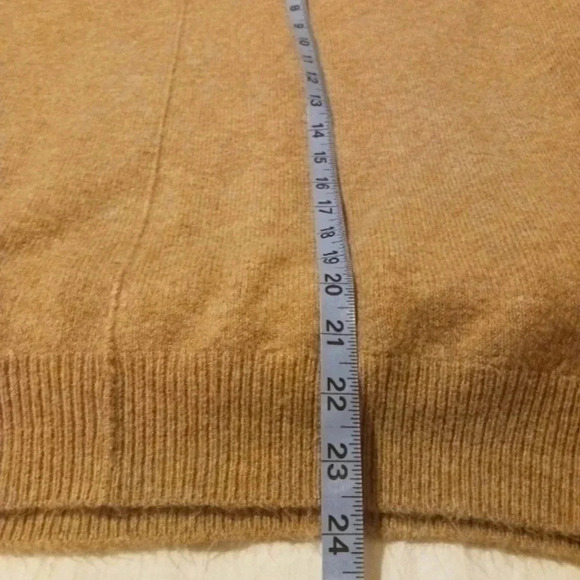 Vince Camuto soft snuggly tan and cream Cozy sweater. - Picture 10 of 10